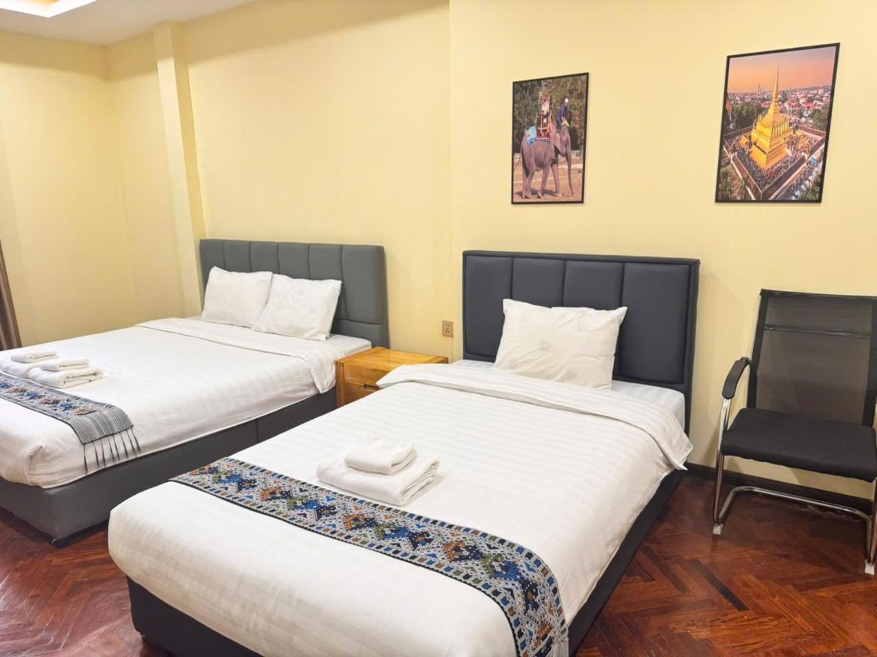 Yula Hotel Thatluang Вьентьян Экстерьер фото