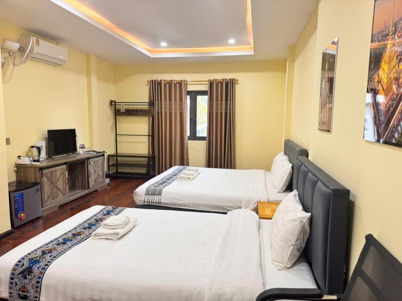 Yula Hotel Thatluang Вьентьян Экстерьер фото